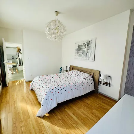 Apartment F3 Au Centre De